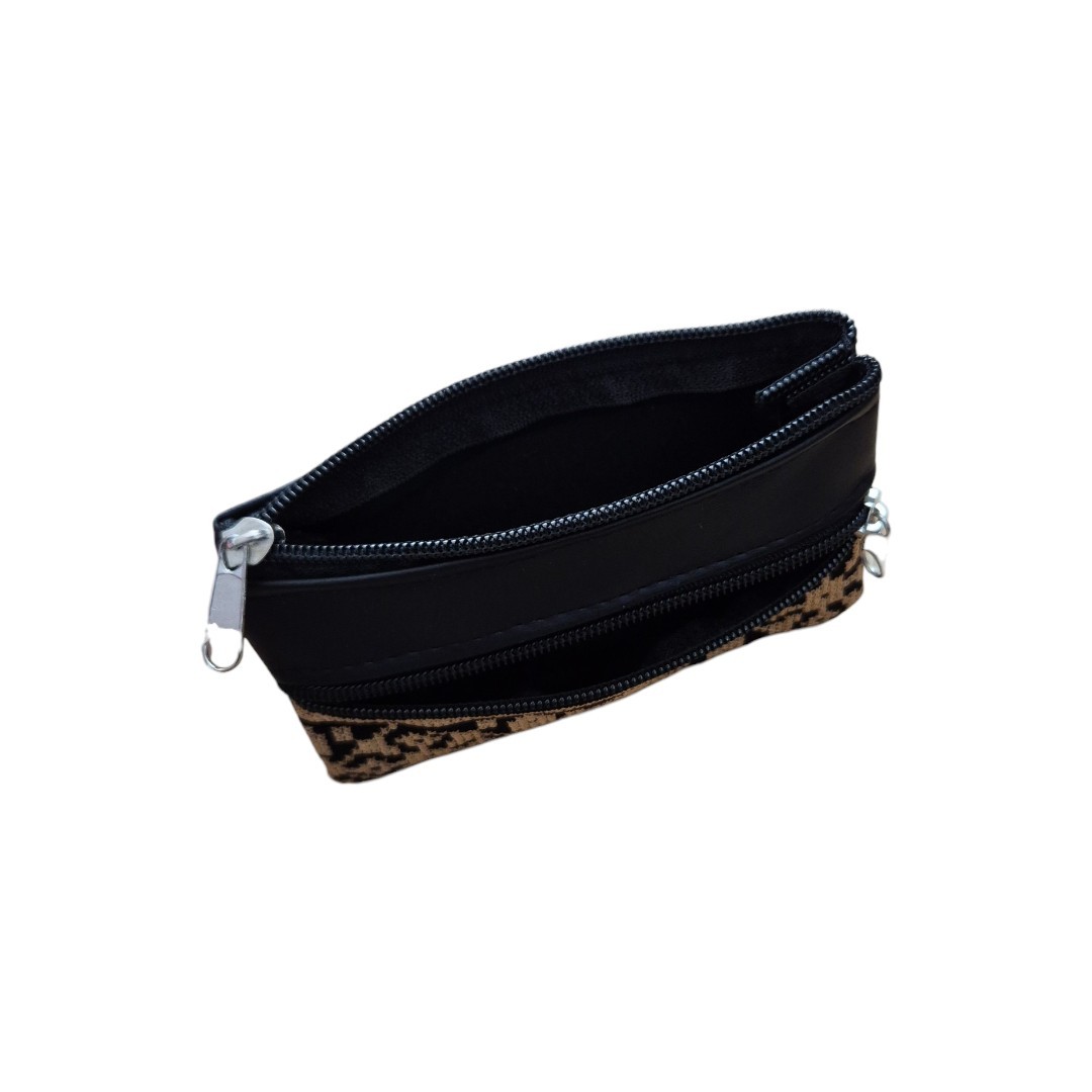 Embroidered coin purse